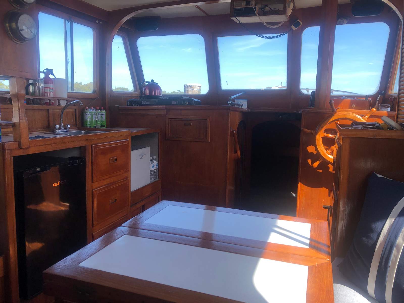 Chung Hwa 36 Aft Cabin Blue Seas 36 Flybridge Trawler