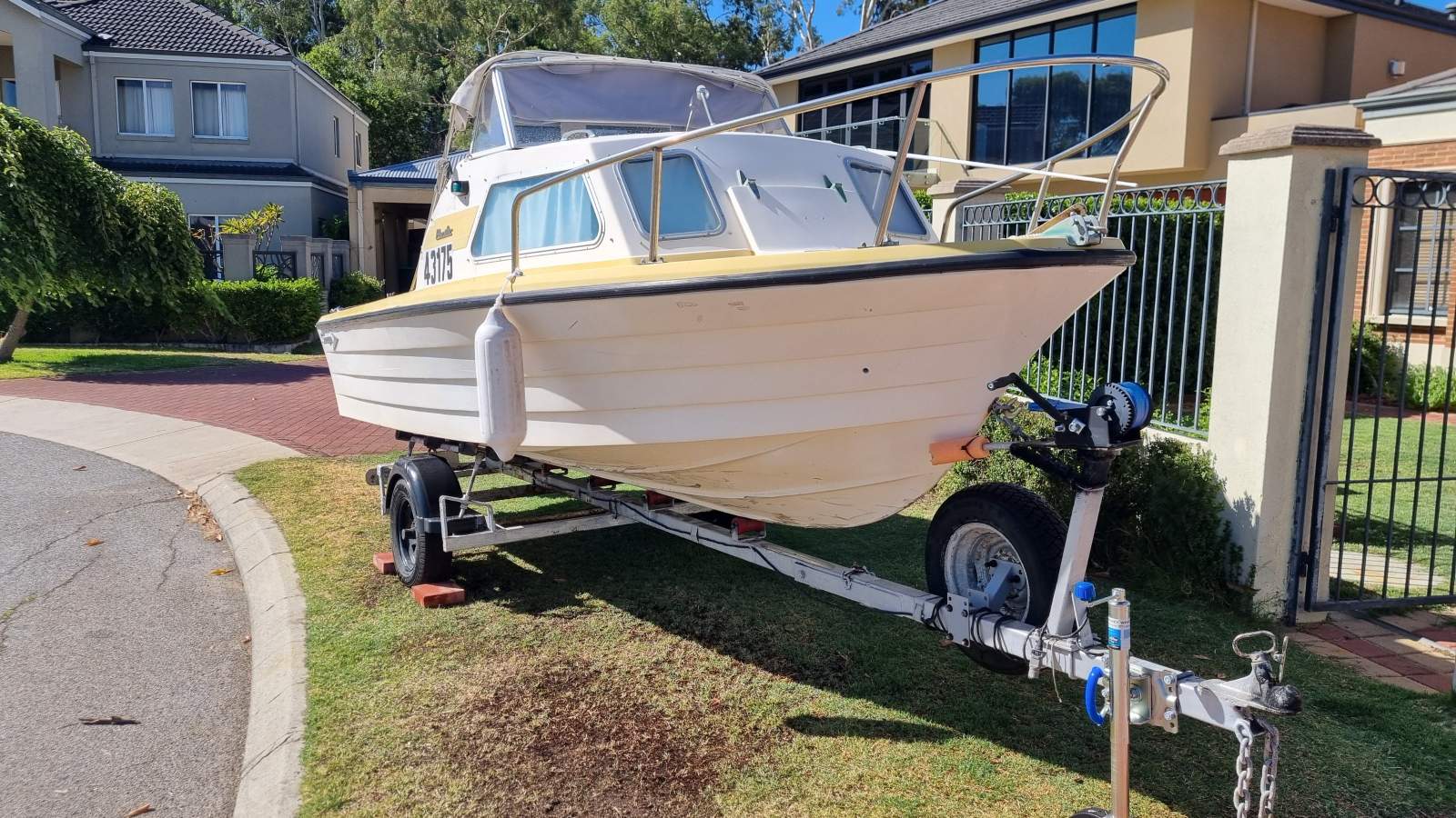 Savage 525 Pacific with Mercury 4 stroke 60hp