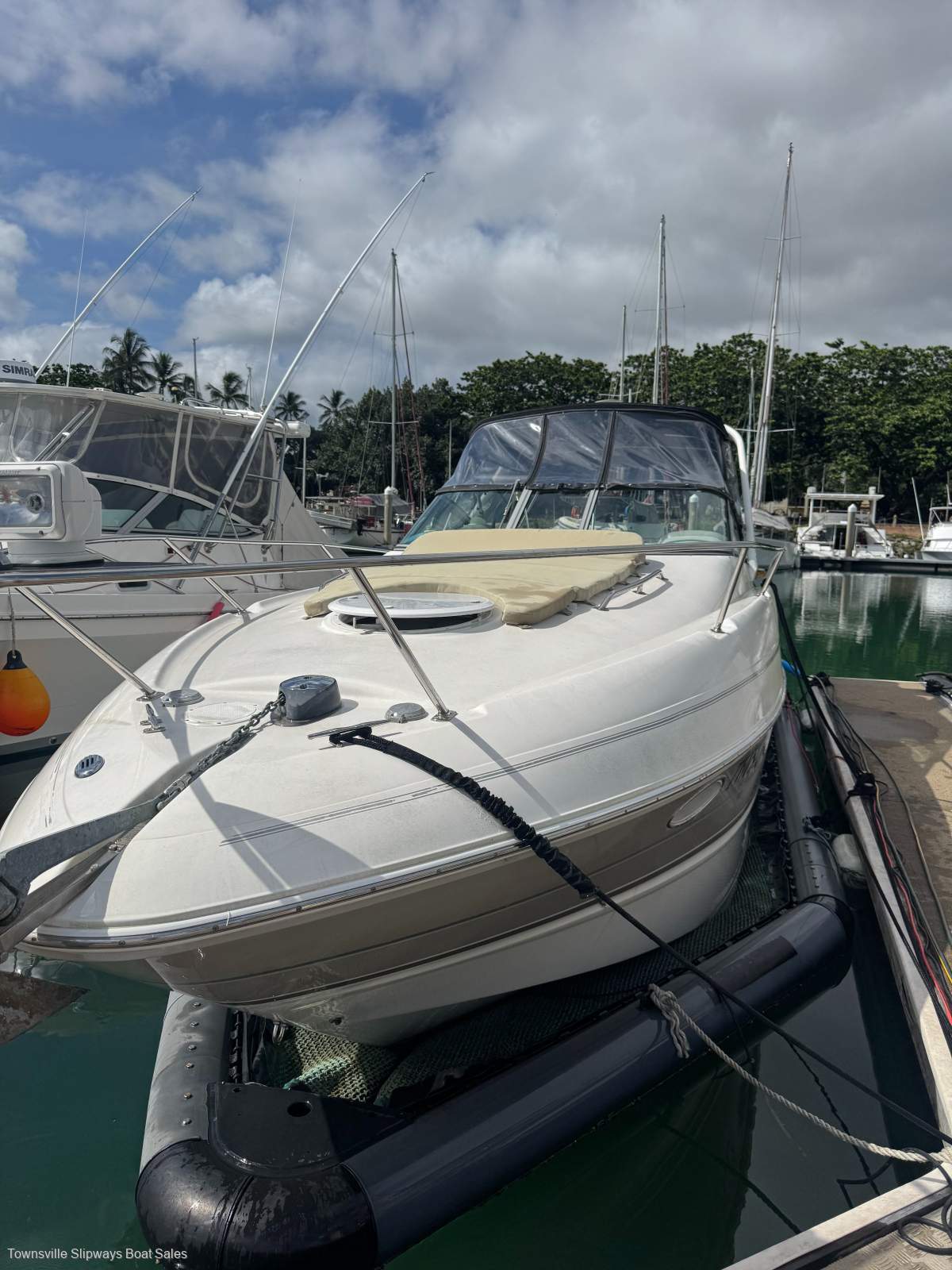 Larson Cabrio 274 For Sale With Seapen