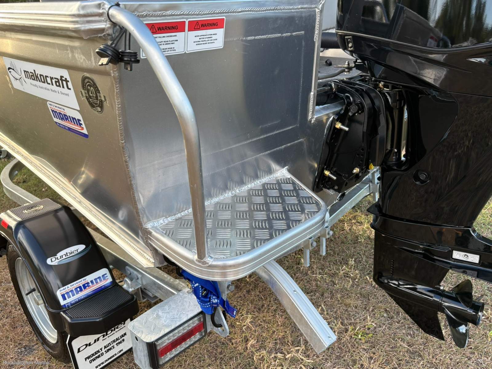 Makocraft Commander 425 Hd Open Side Console BOAT PACKAGE WITH 50HP MERCURY!