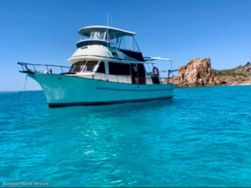 Lycrest 37 Flybridge Beautiful Condition