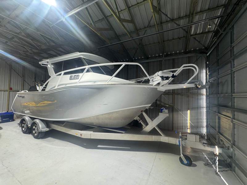 Razerline 6.9 Olympian Hard Top 6.9m hull 7.8m overall