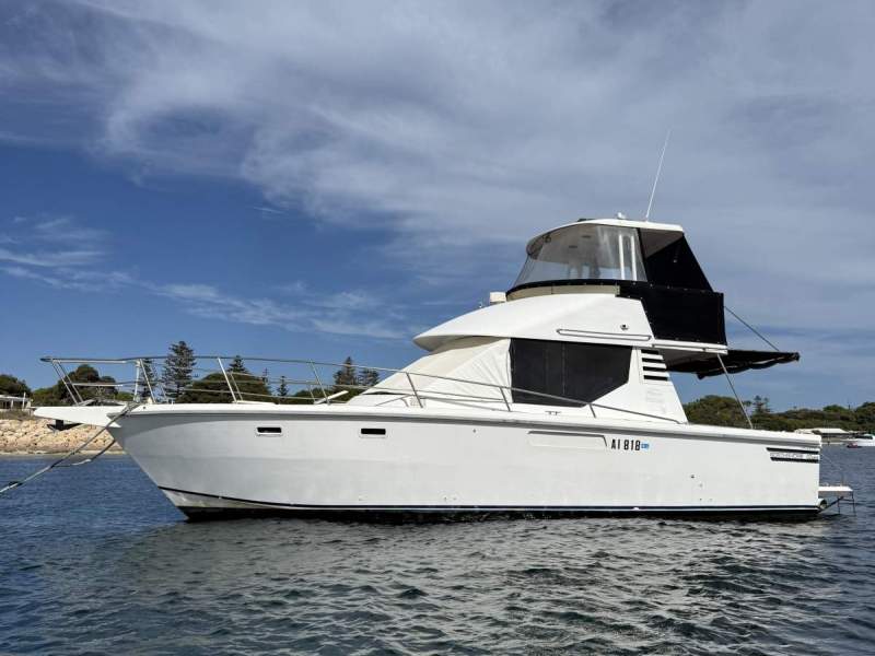 Northshore 37 Flybridge Cruiser