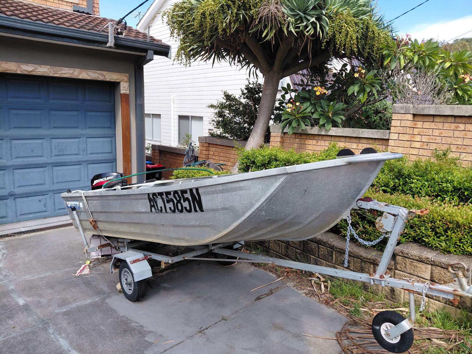 Horizon Series 3.66 Punt Aluminium with trailer and Mercury 15 hp Motor