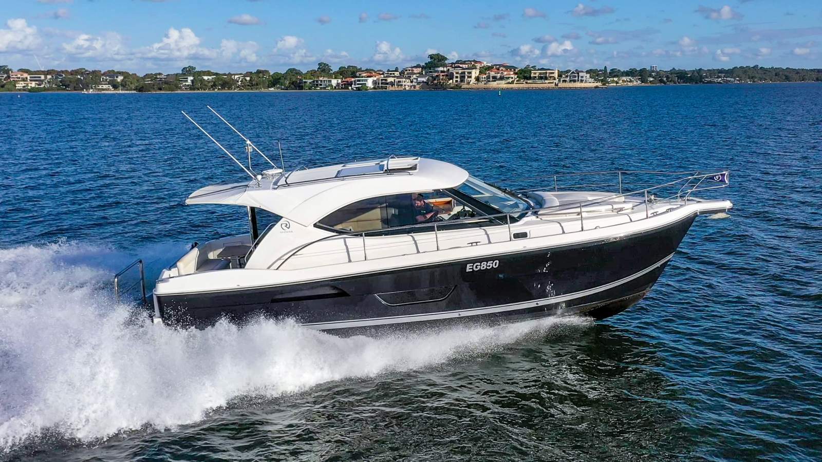 Riviera 3600 Sport Yacht Series II