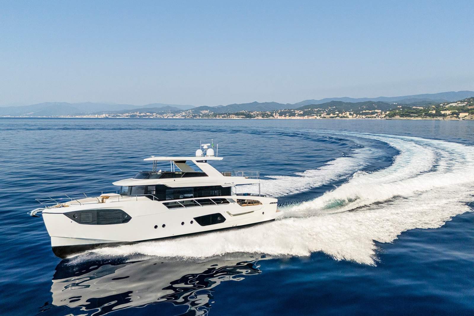 Absolute Navetta 70 - THE ABSOLUTE ALLURE