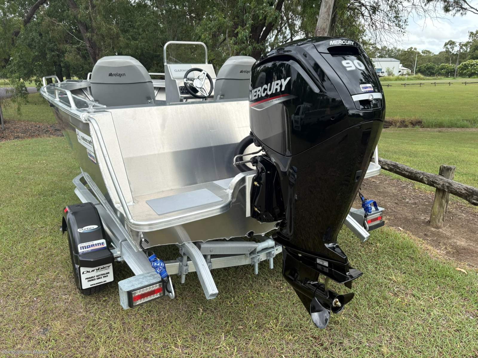 Makocraft 490 Barra Pro Side Console BOAT + DUNBIER ALUMINIUM TRAILER + MERCURY 90HP