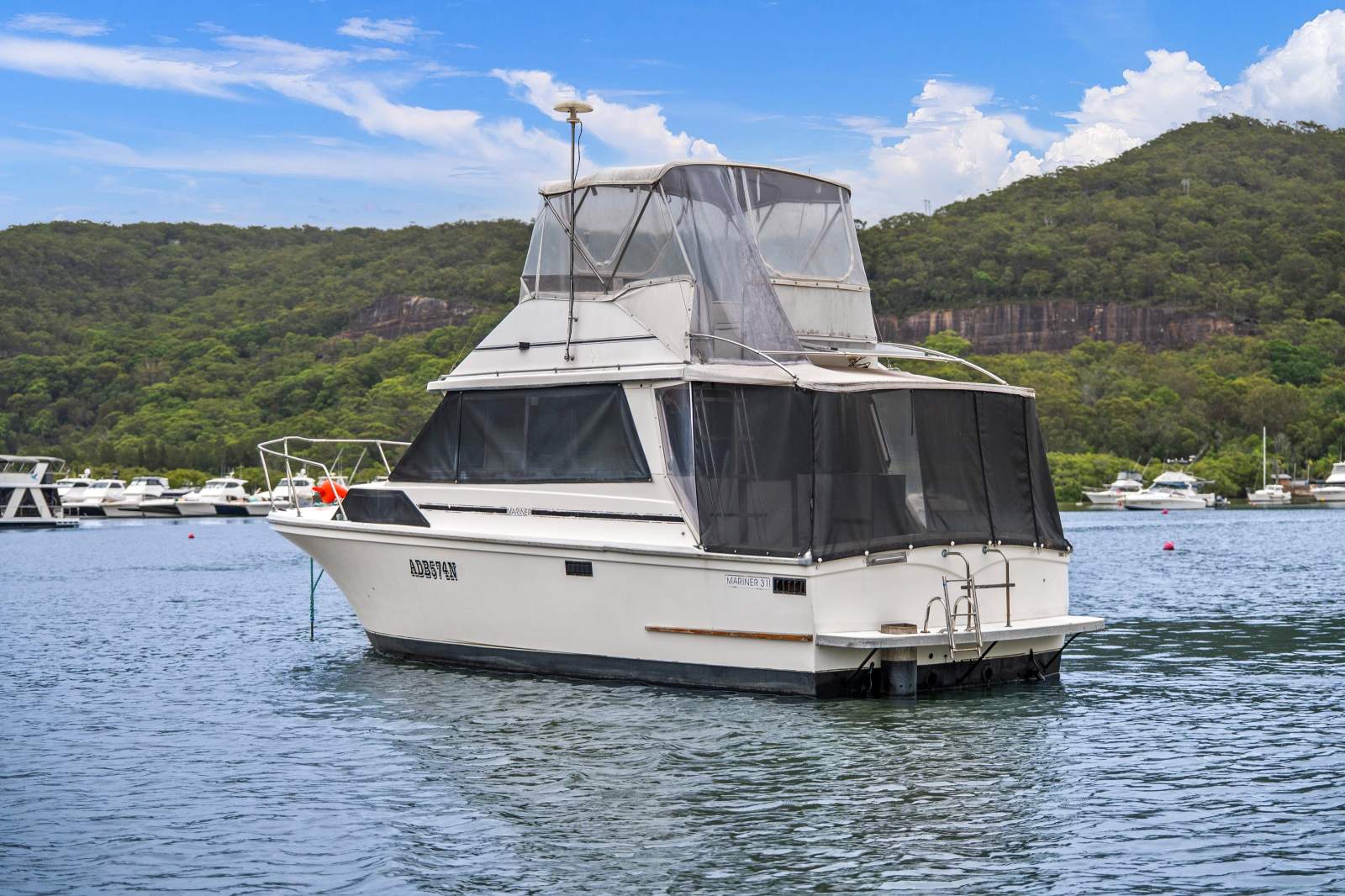 Mariner 31 Flybridge