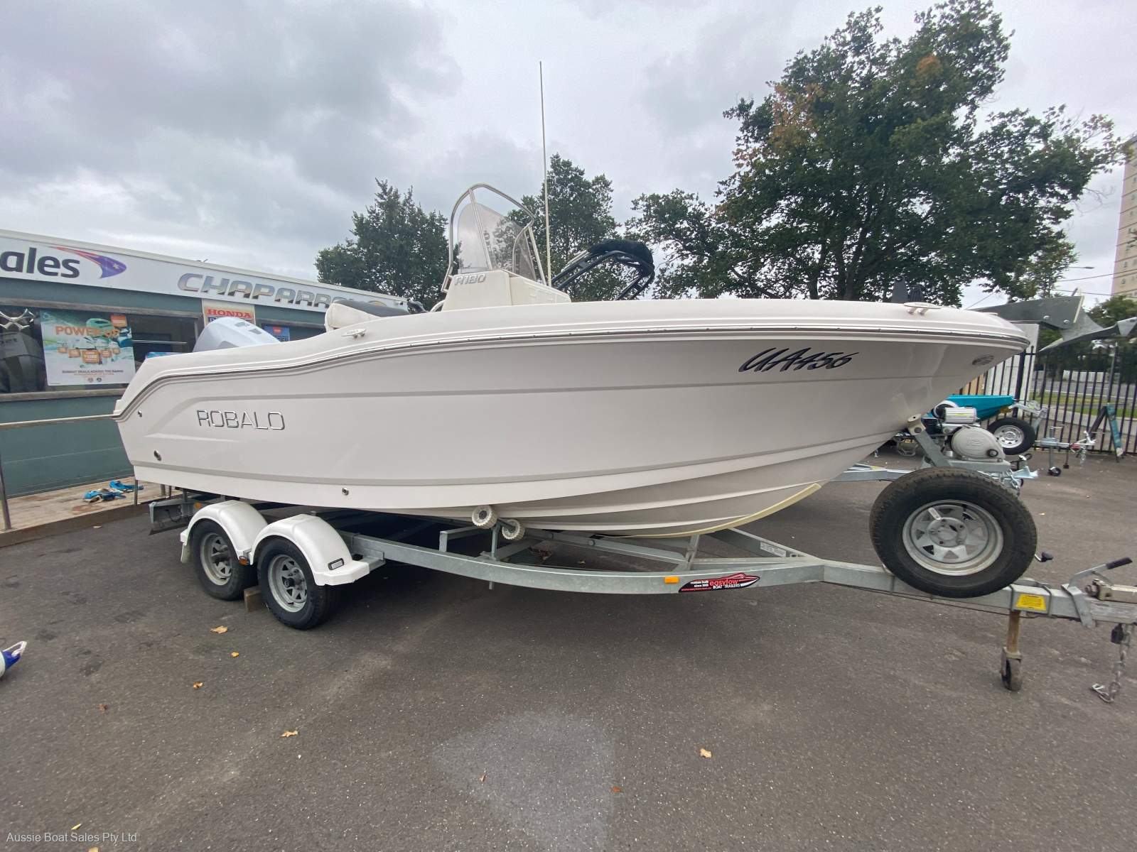 Robalo R180 Centre Console