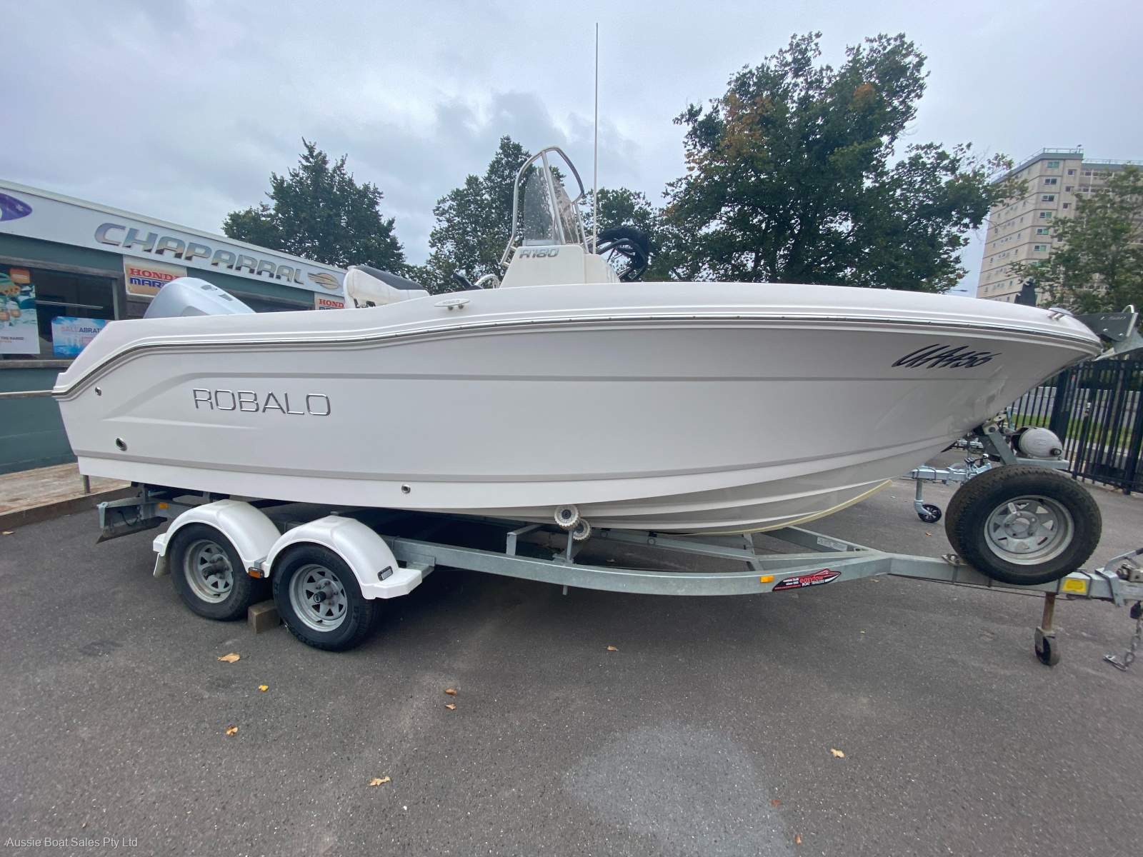 Robalo R180 Centre Console