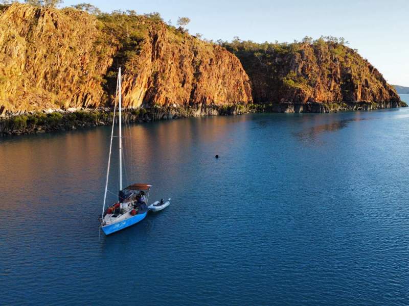 Ufo 34 Holman and Pye