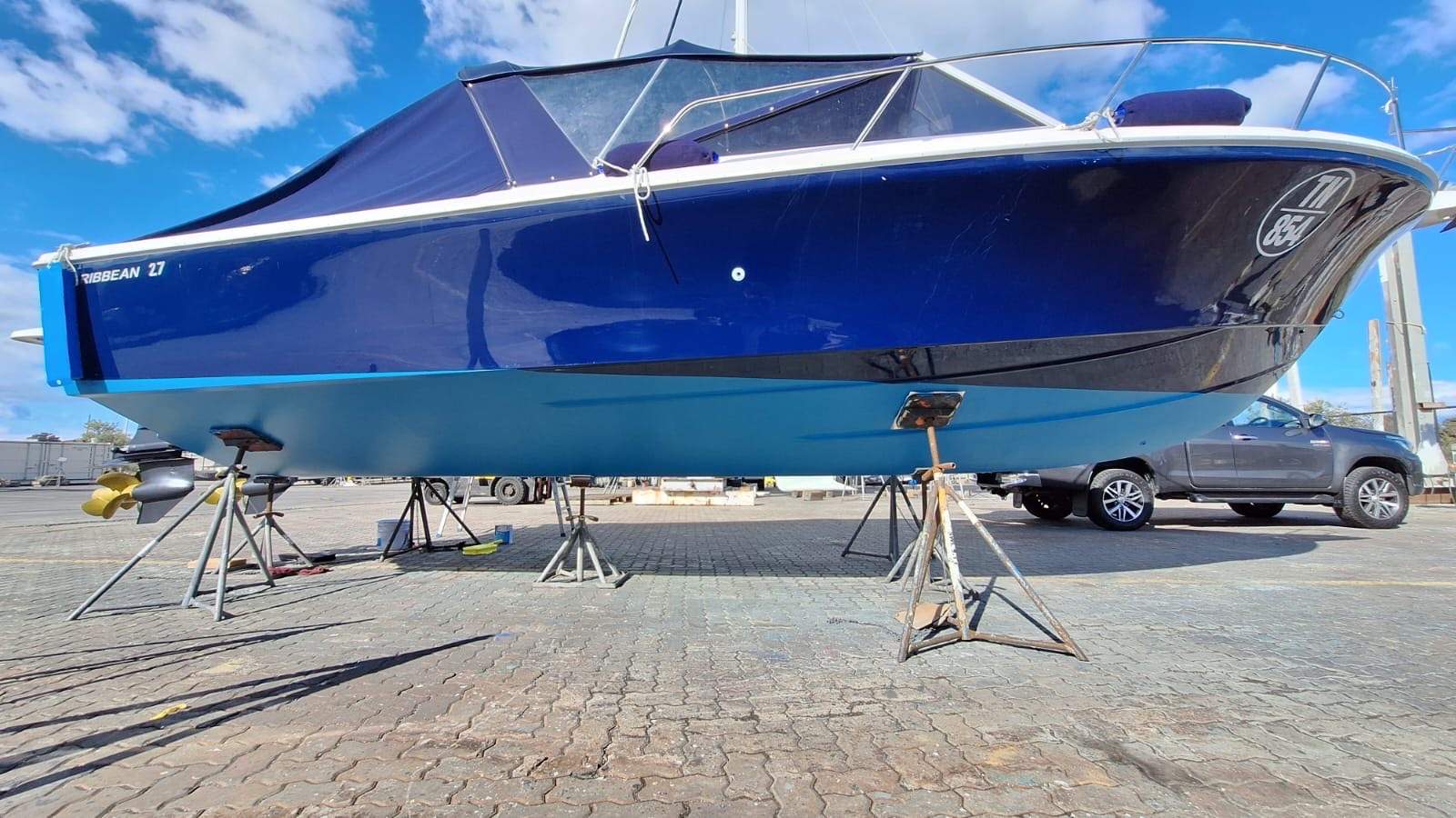 Caribbean 27 Runabout