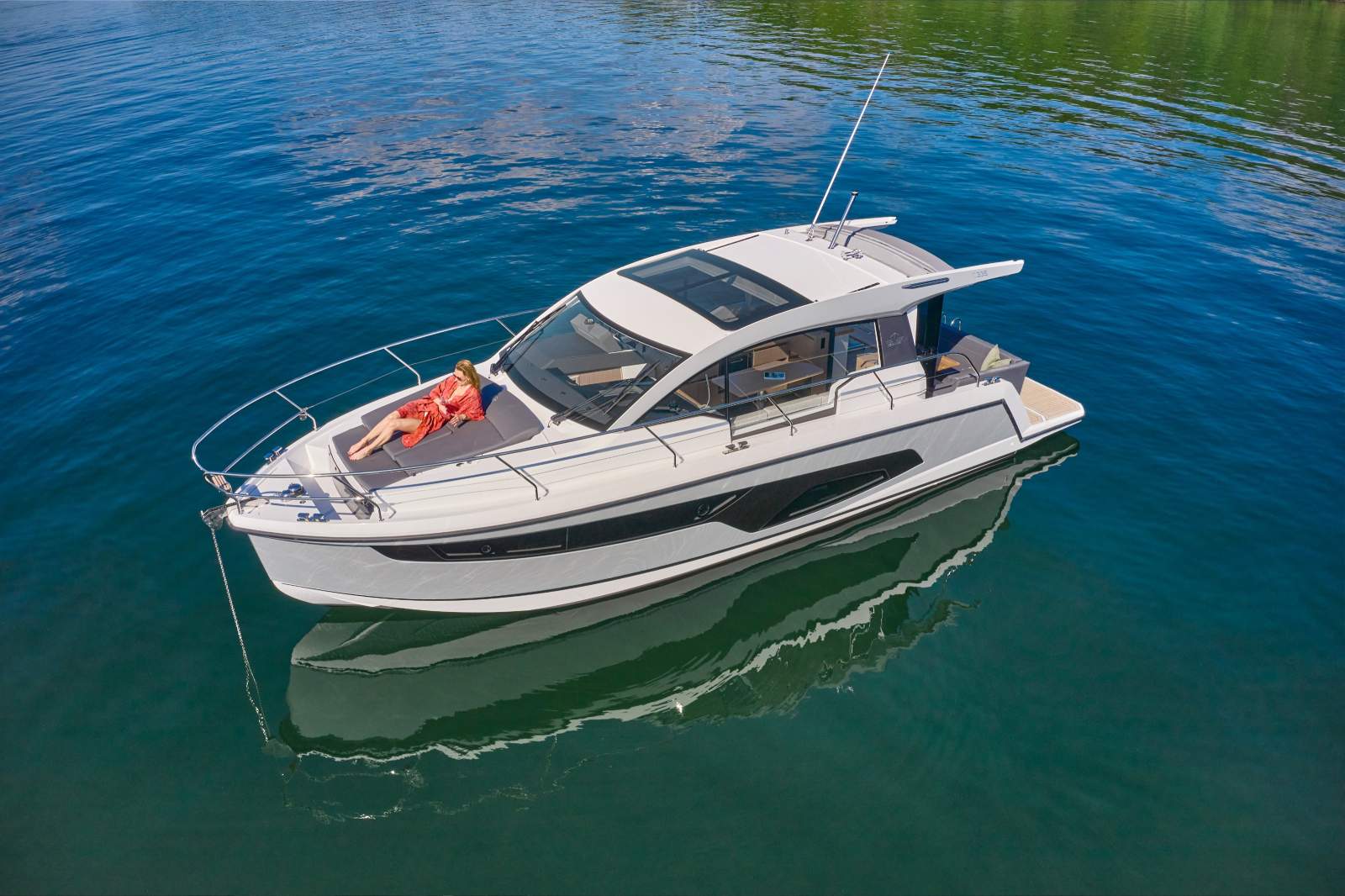 Sealine C335 AVAILABLE TO ORDER | LUXURY 33FT SPORTS CRUISER