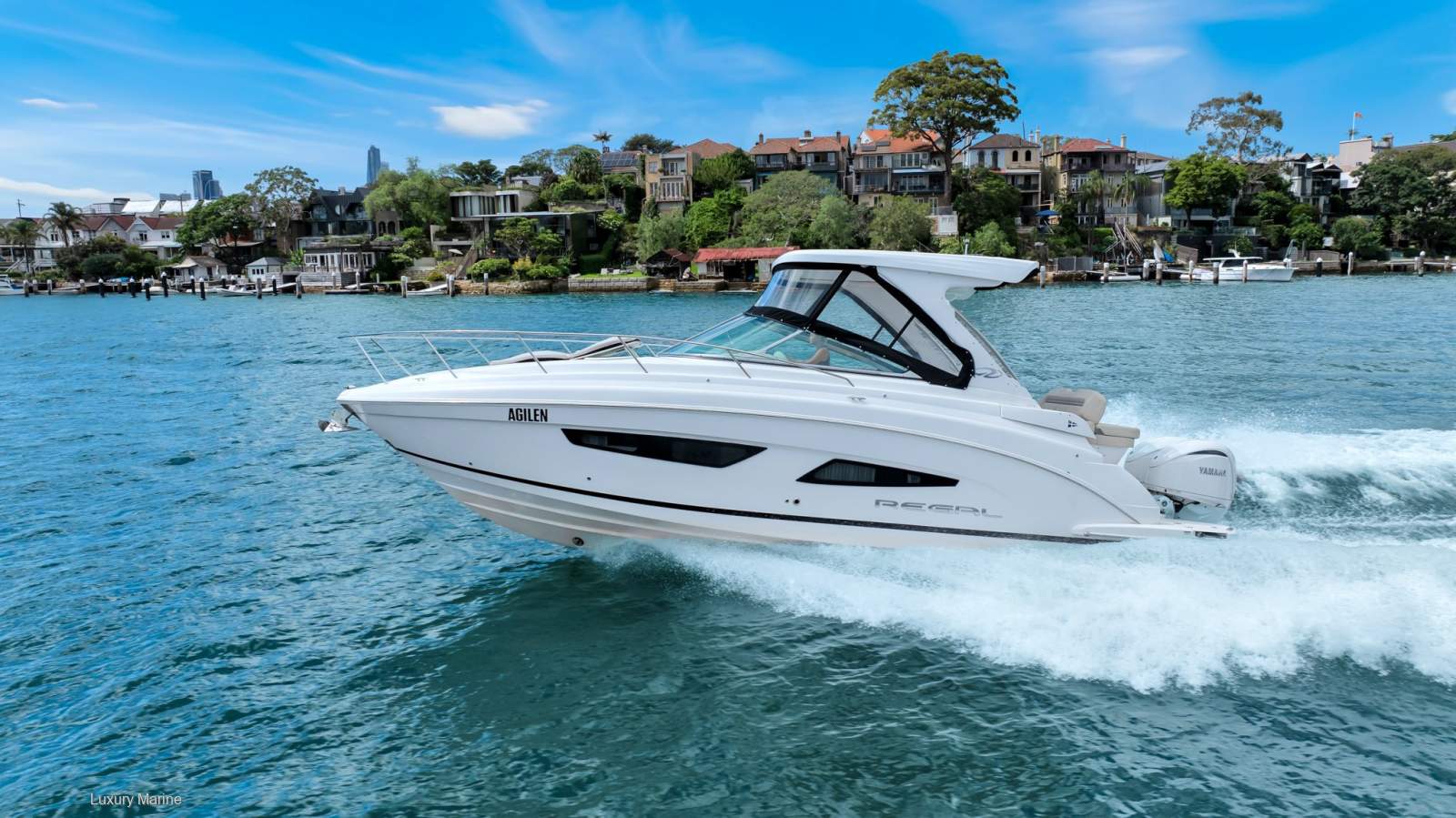 Regal 33 XO 2023 Regal 33 XO Hardtop - Twin Yamaha 300HP