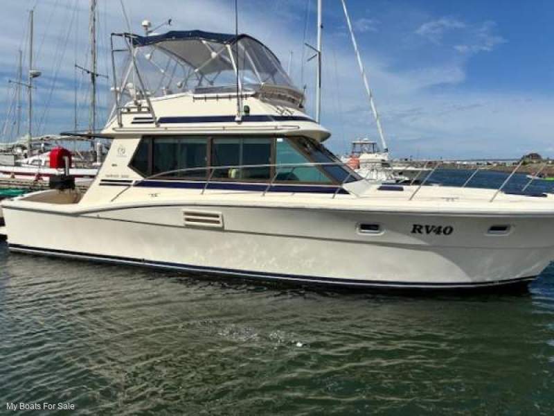 Riviera 38 Flybridge / Mariner - Bow & Stern Thruster