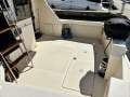 Riviera 38 Flybridge / Mariner - Bow & Stern Thruster