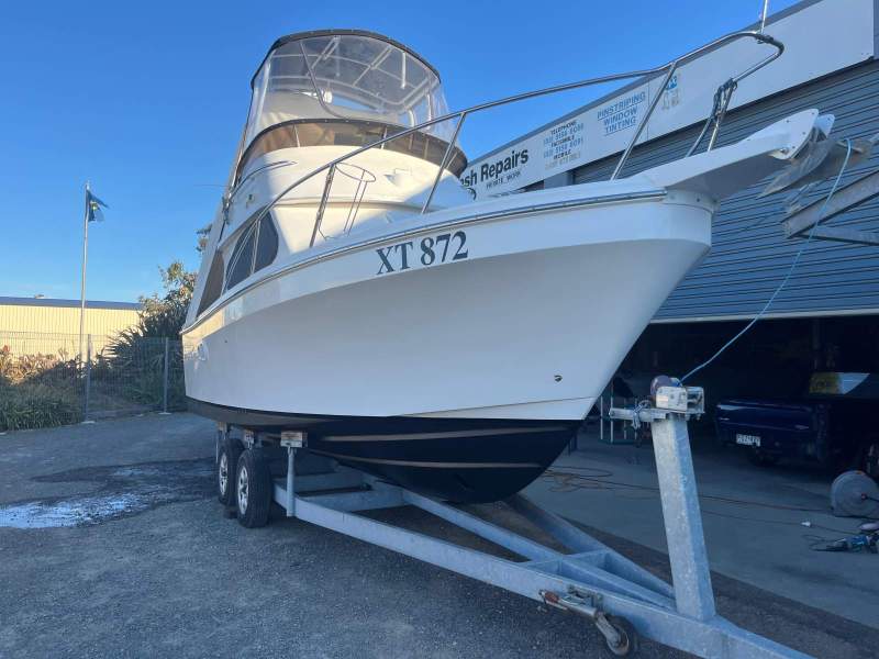 Black Watch 26 Flybridge with 2019 6 cylinder Yanmar Shaft Drive