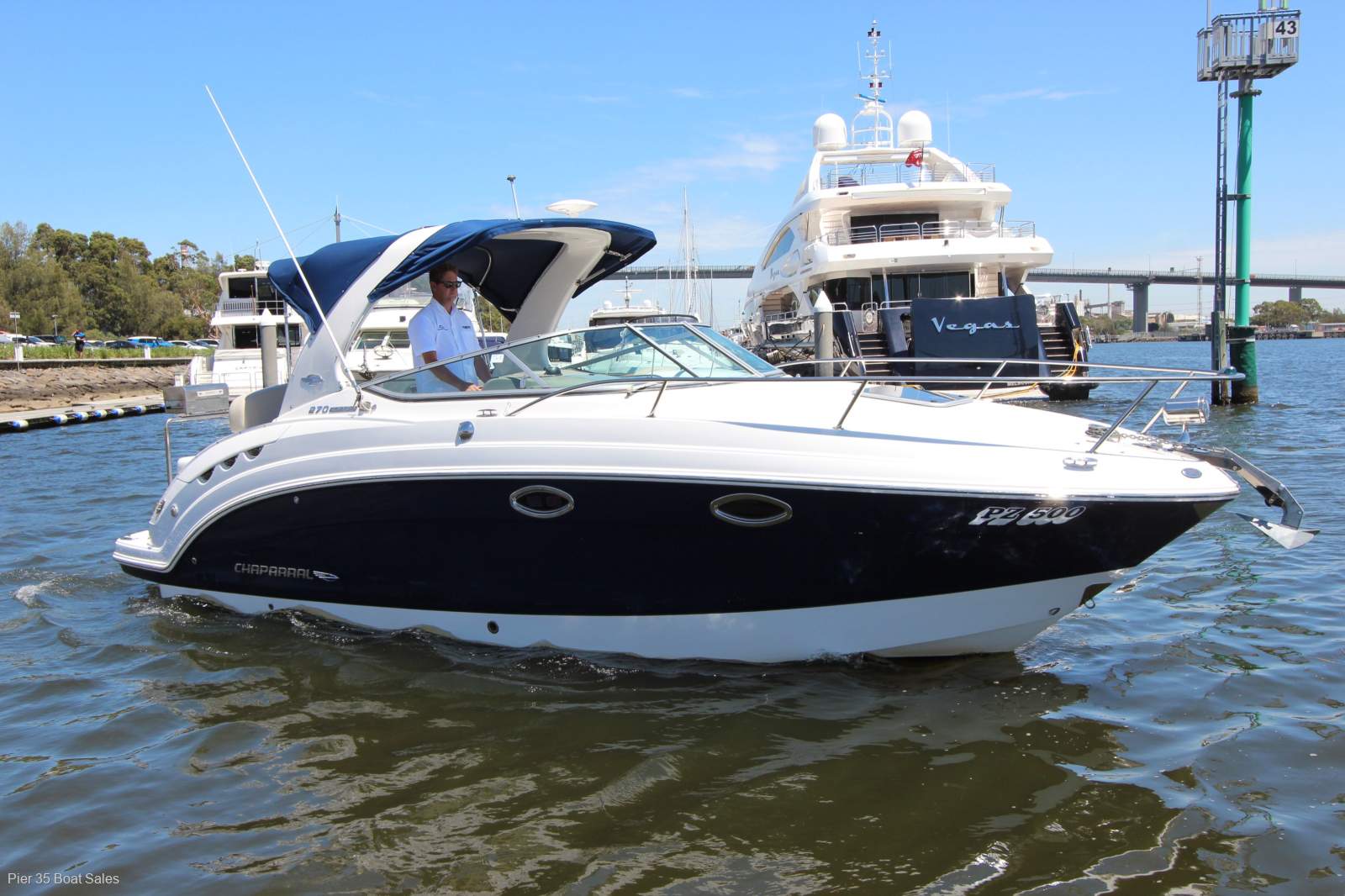 Chaparral 270 Signature