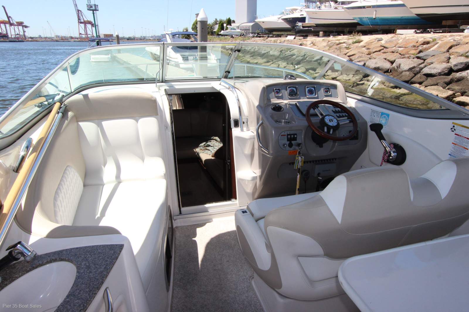 Chaparral 270 Signature