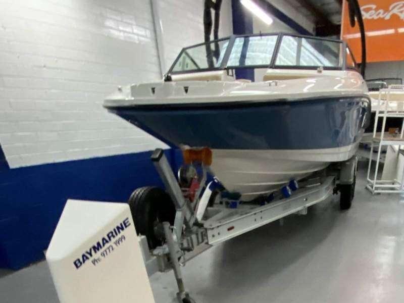 Sea Ray 210 SPX