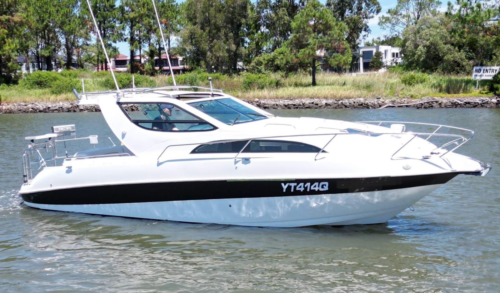 Whittley CR 2800 VERY LOW HOURS 280 HOURS ONLY!