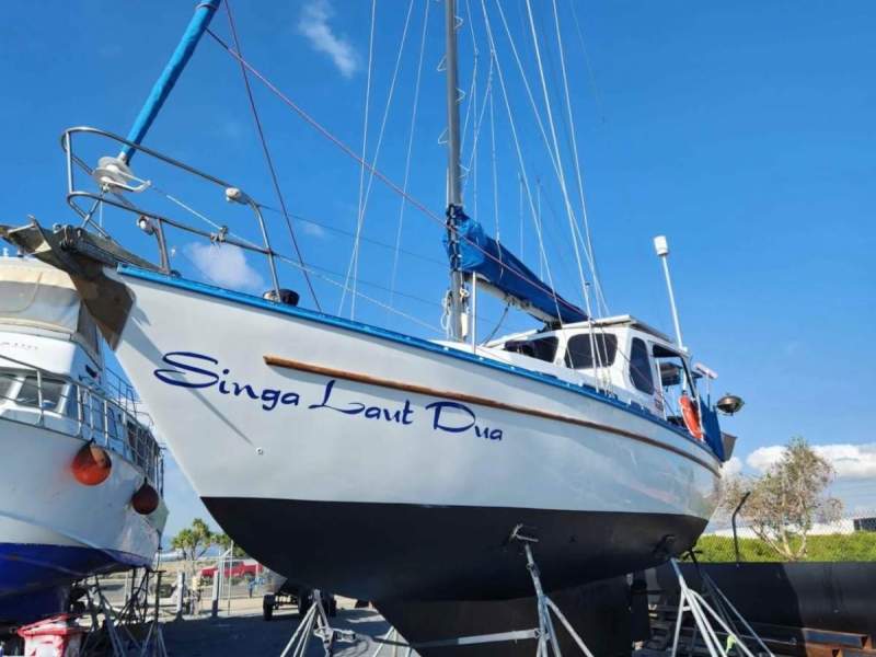 Bruce Roberts 32 Coach House Sloop