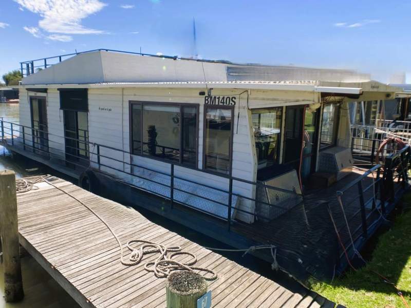 "As Good As It Gets" Dual Deck, 2/3Bed, Houseboat.