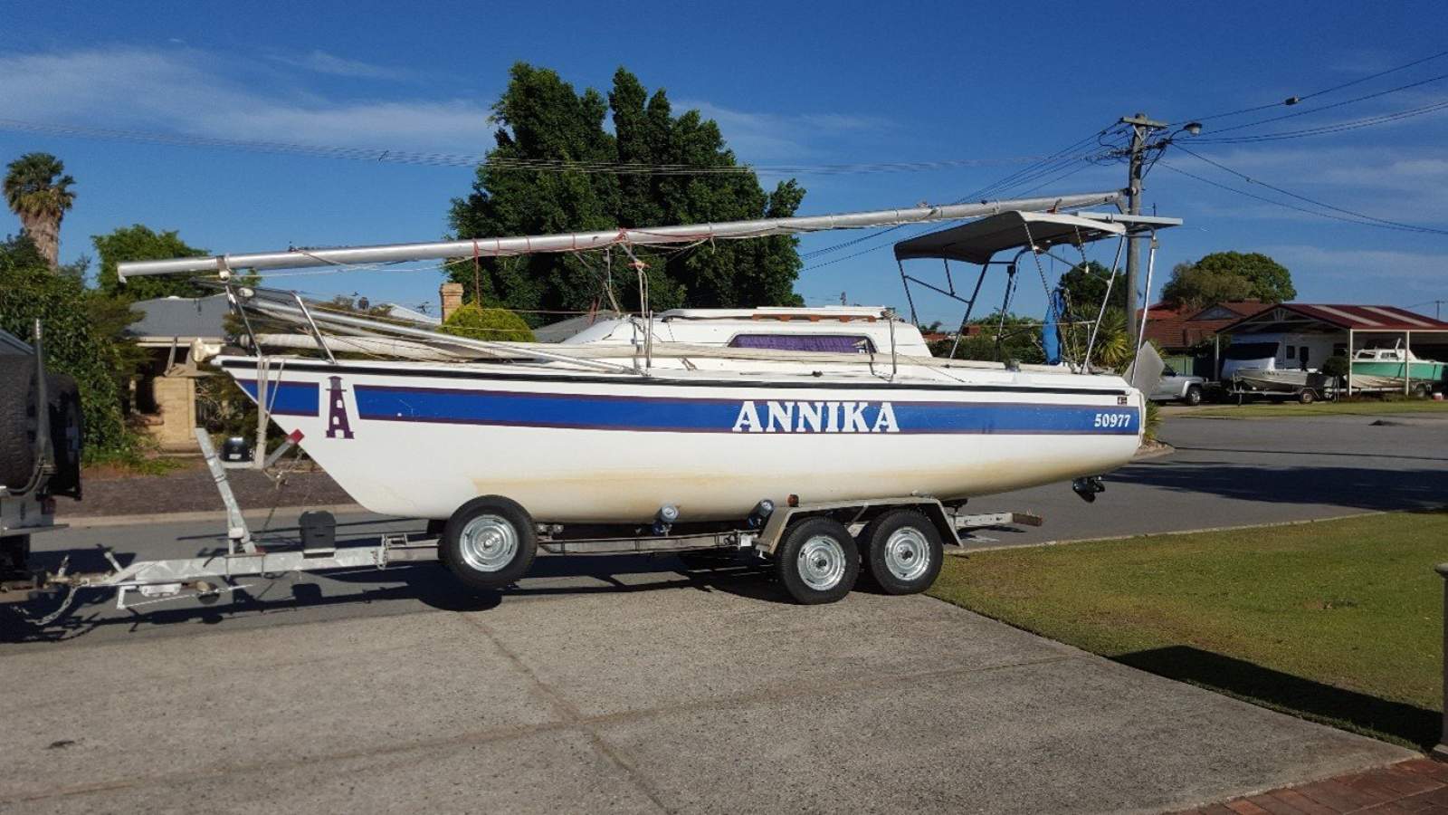 Court 750 Trailerable, swing keel