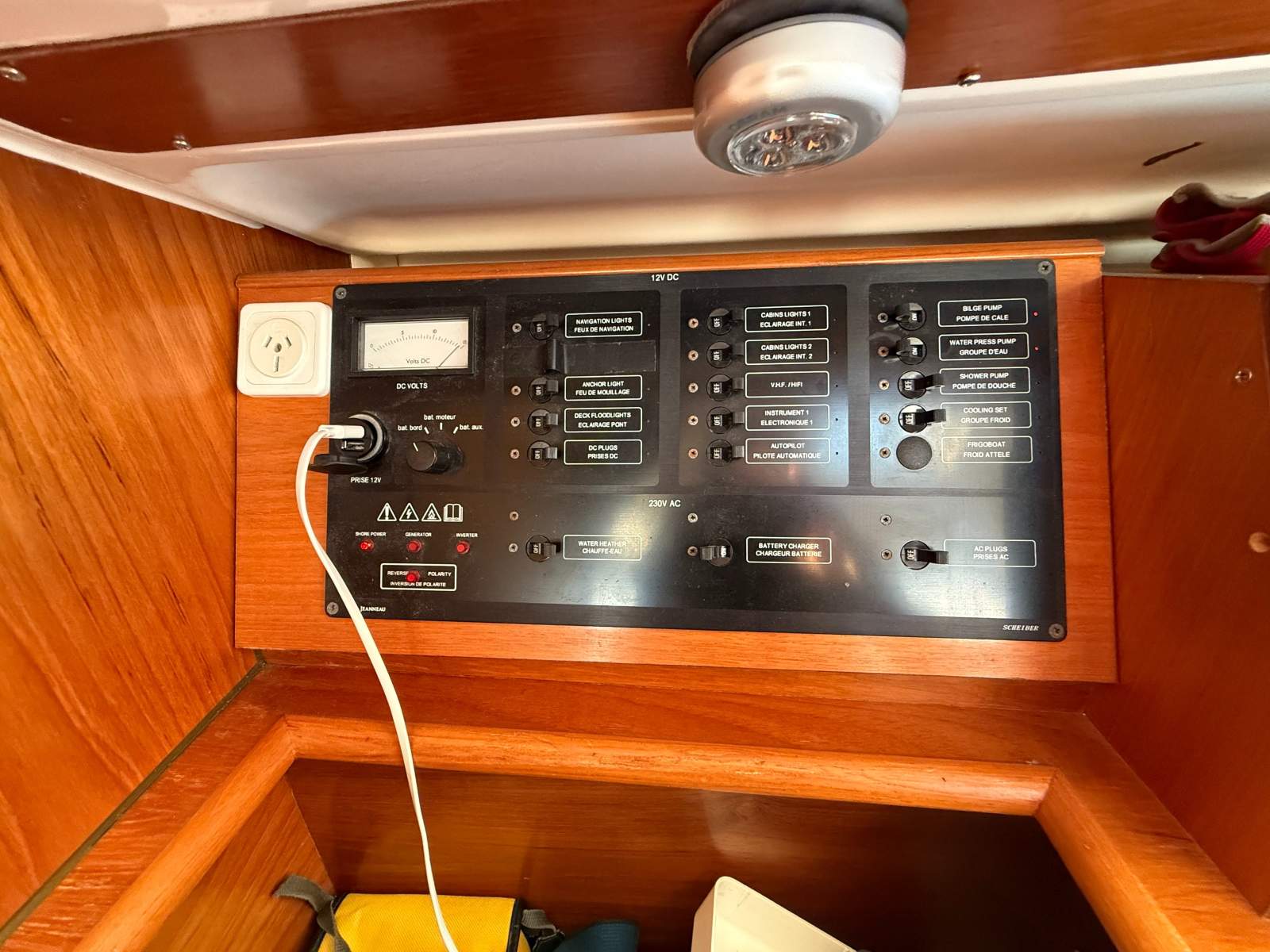 Jeanneau 40 Deck Saloon – Beatrice