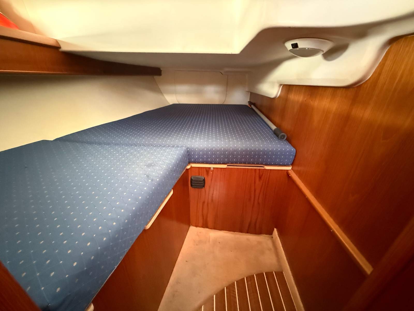 Jeanneau 40 Deck Saloon – Beatrice