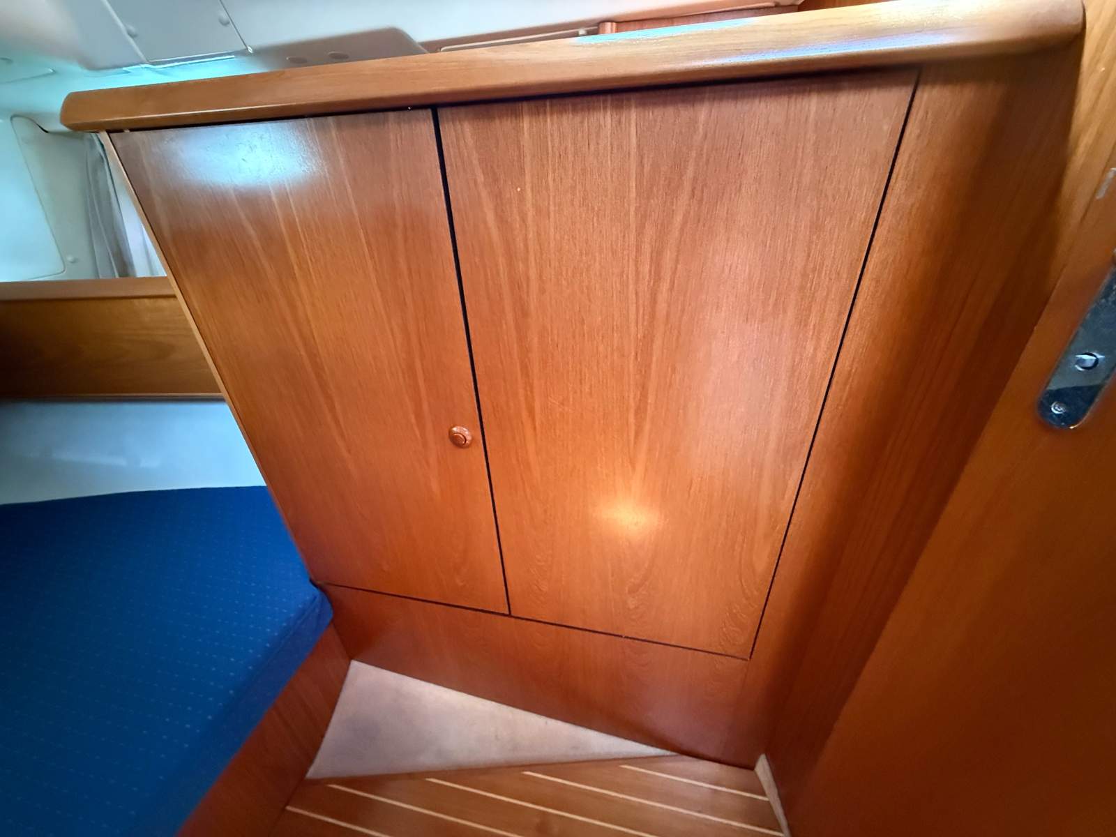 Jeanneau 40 Deck Saloon – Beatrice