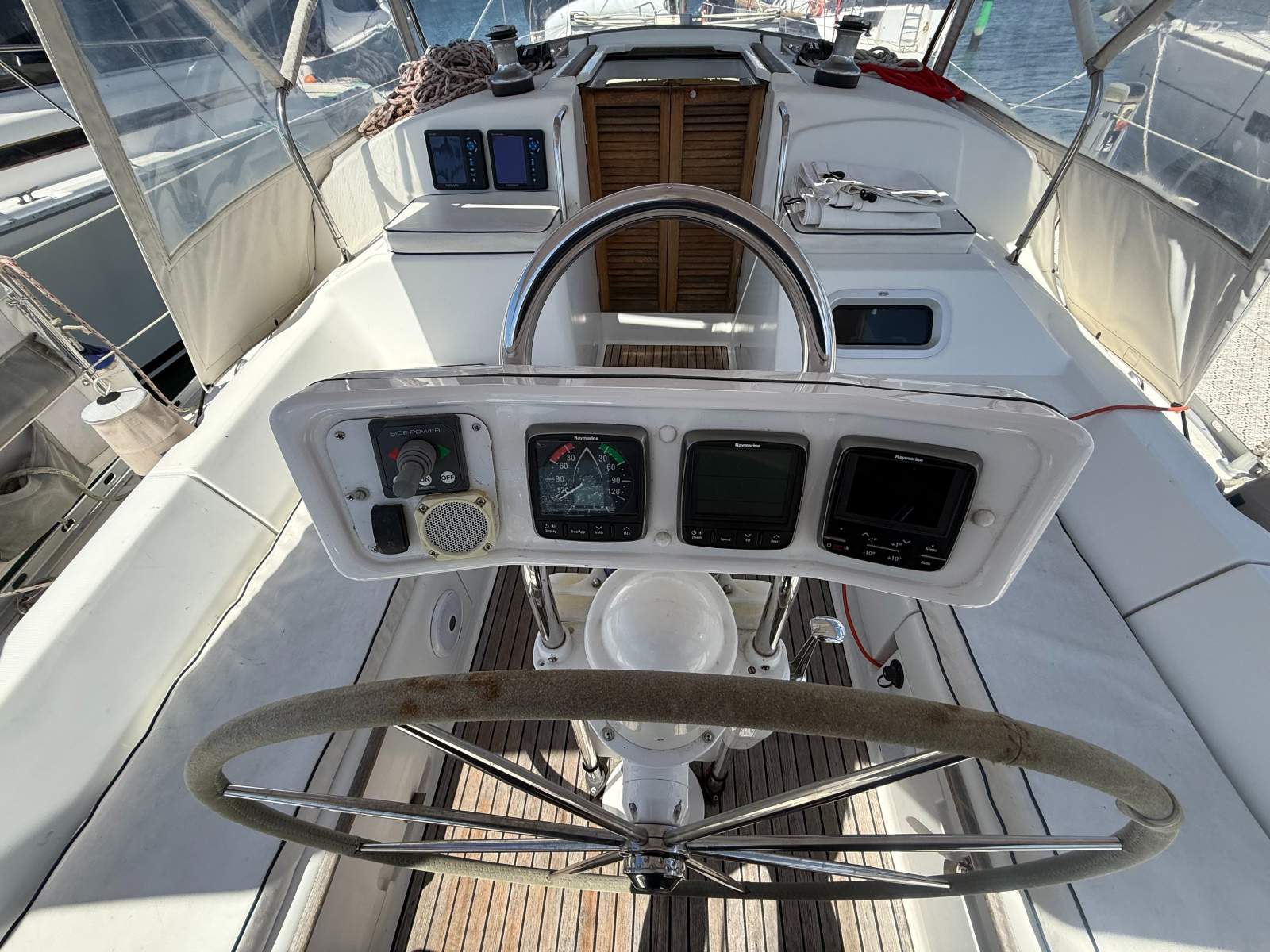 Jeanneau 40 Deck Saloon &ndash; Beatrice