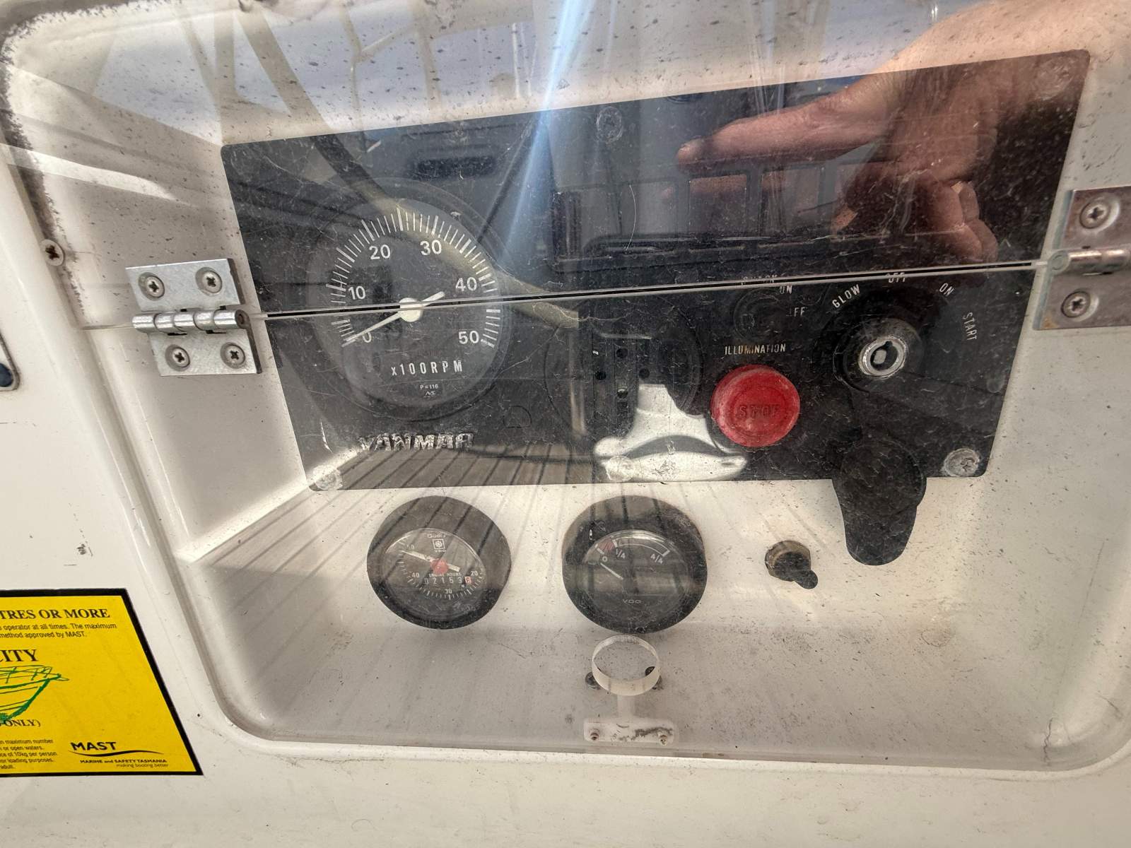 Jeanneau 40 Deck Saloon – Beatrice