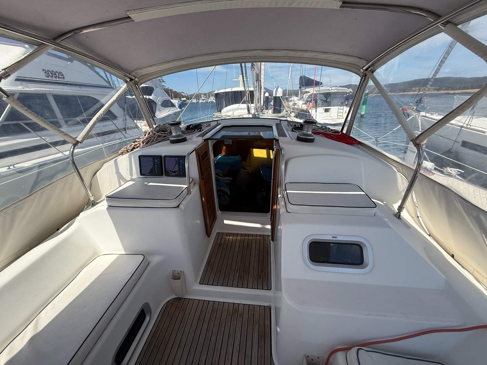 Jeanneau 40 Deck Saloon – Beatrice