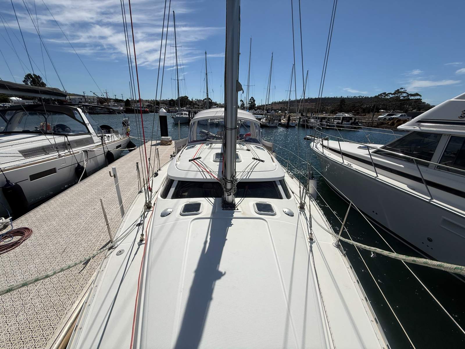Jeanneau 40 Deck Saloon – Beatrice