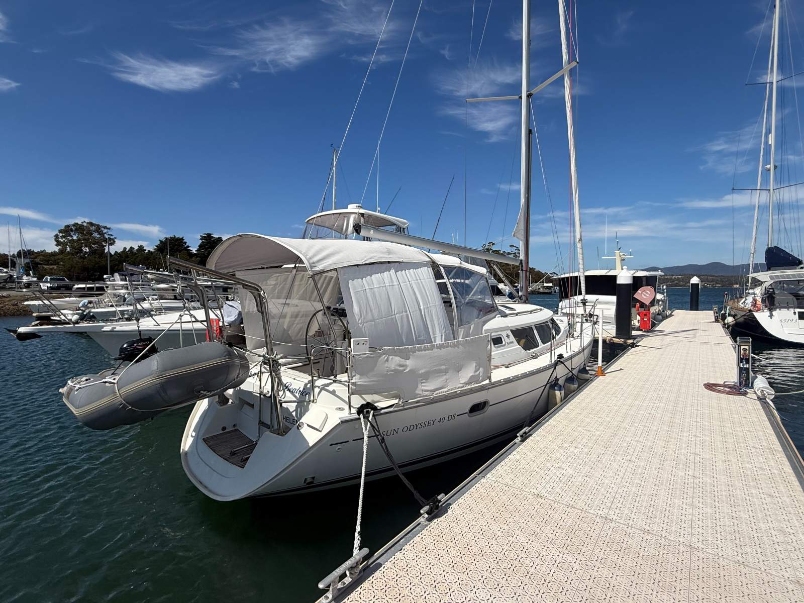 Jeanneau 40 Deck Saloon – Beatrice