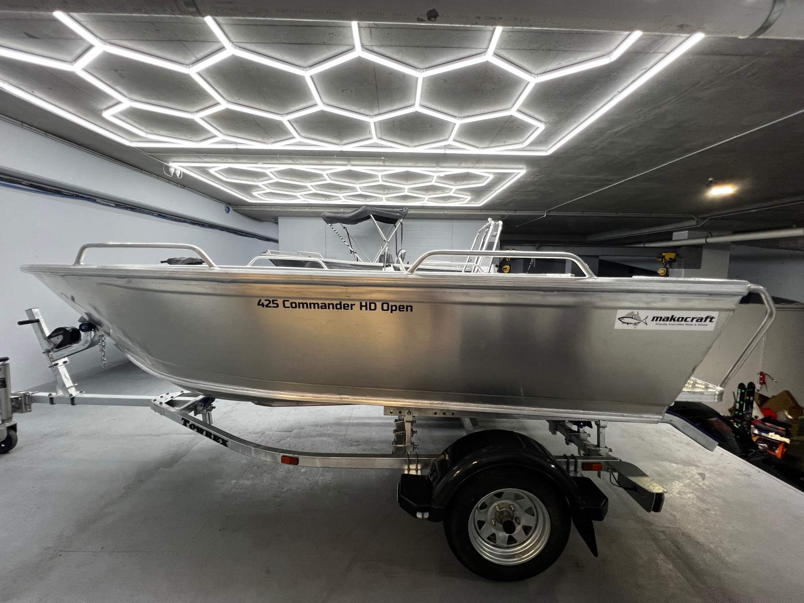 New Makocraft 425 Commander HD Open