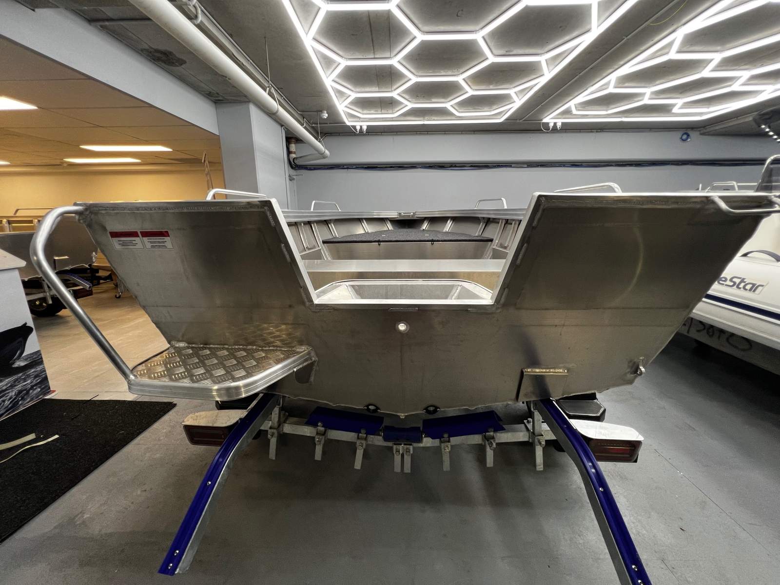 New Makocraft 425 Commander HD Open