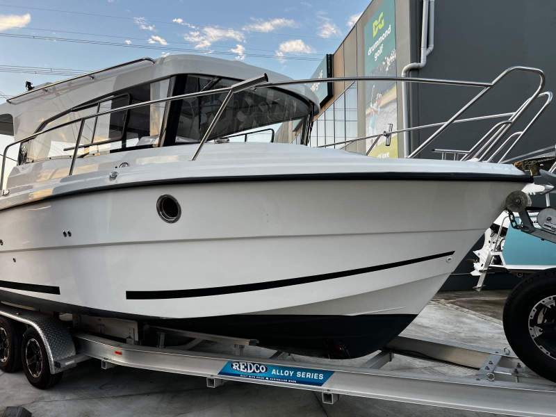 Parker 800 Weekend Diesel with Twin Cabrio Roof