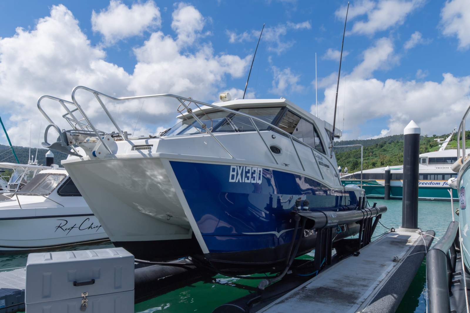 Sailfish 3000 Platinum Sports Cruiser - Plus Airdock