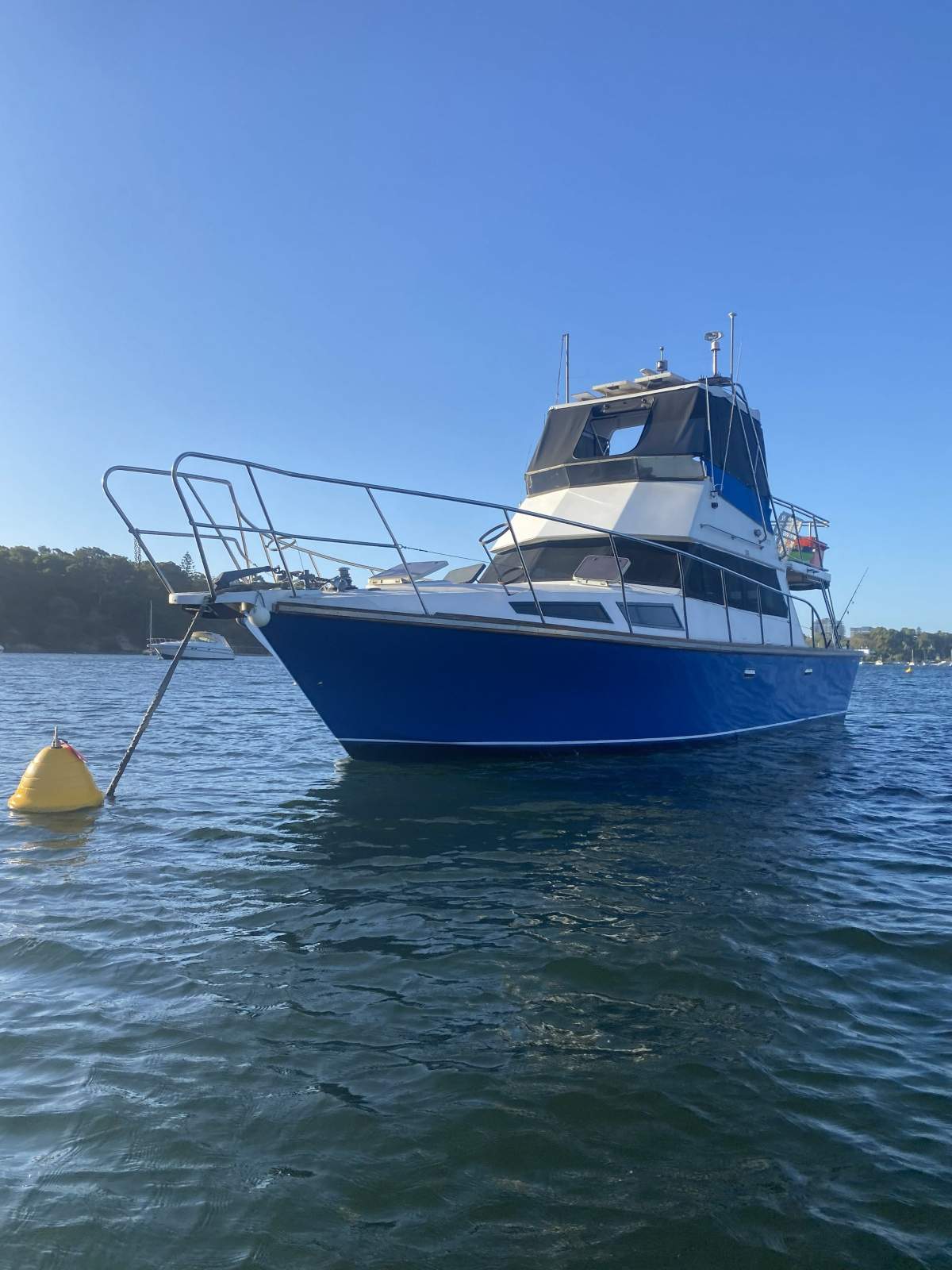 Roberts 38 Flybridge motor cruiser
