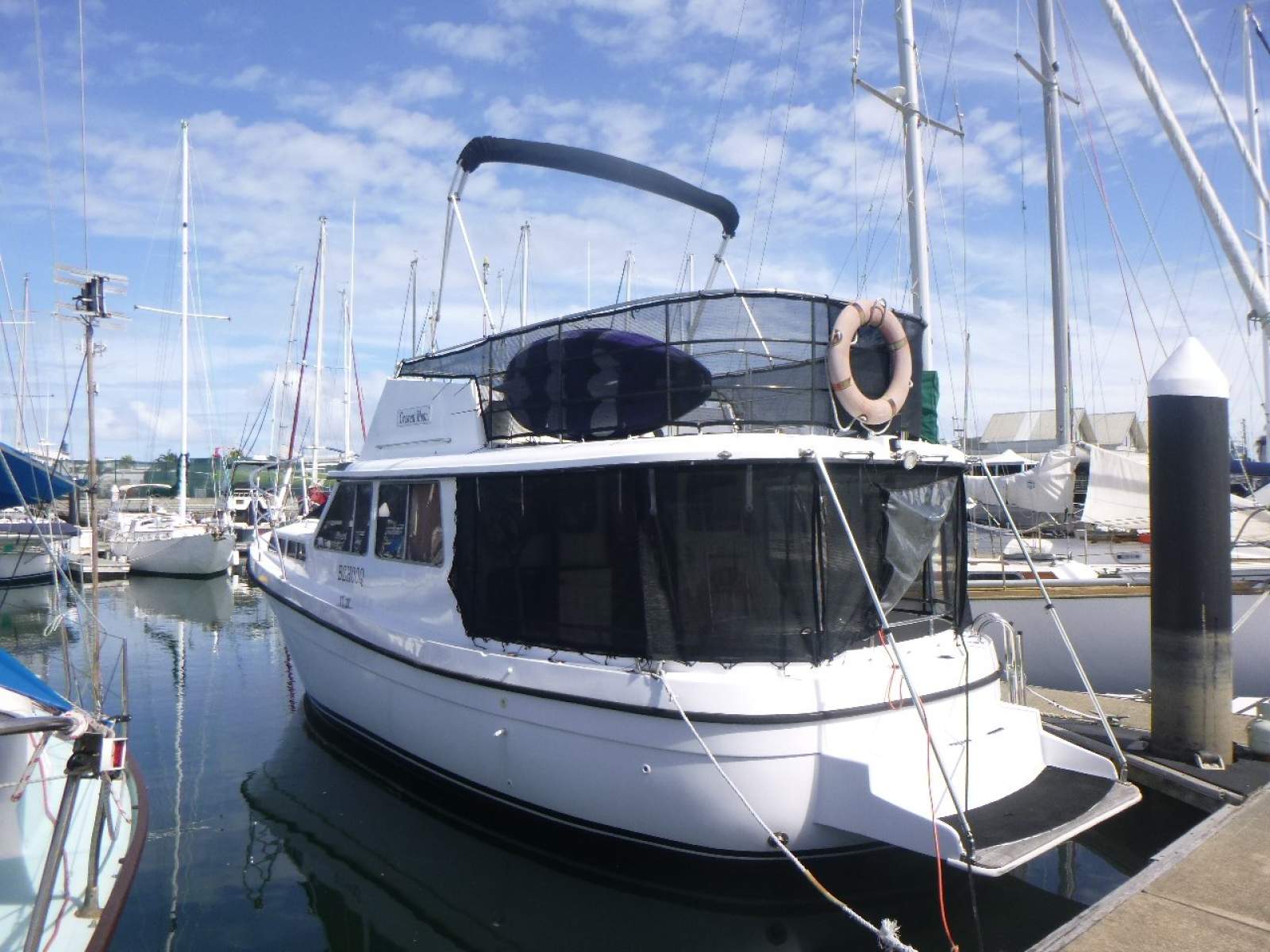 Cuddles 35 Resort Flybridge