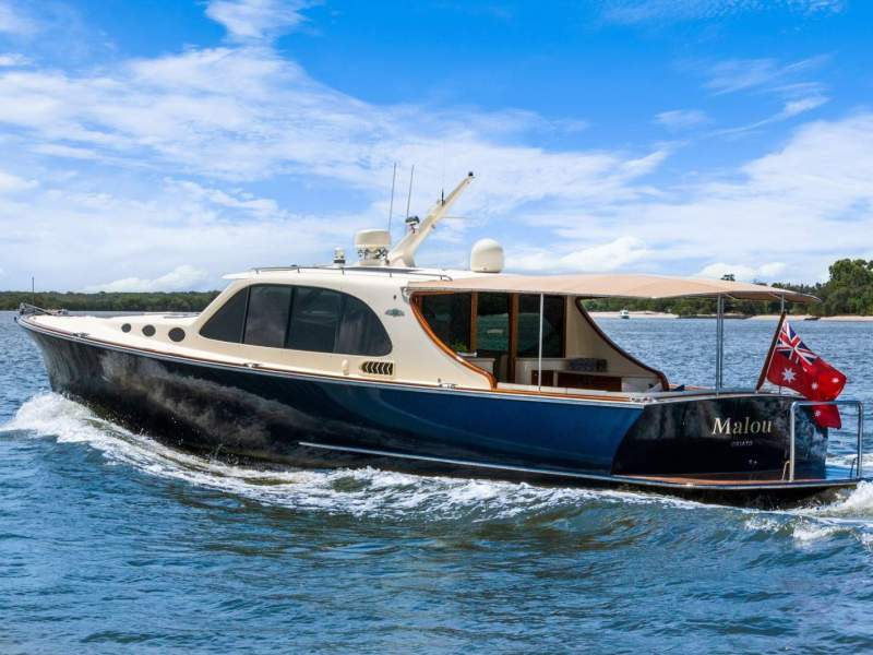 Palm Beach Motor Yachts 50 Sedan