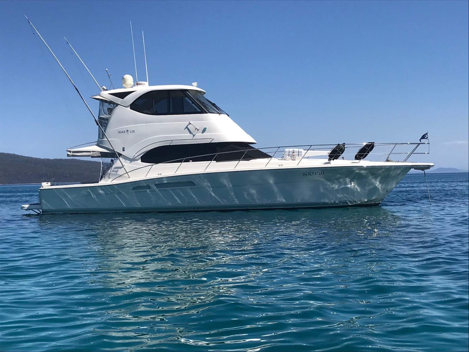 Riviera 47 Enclosed Flybridge