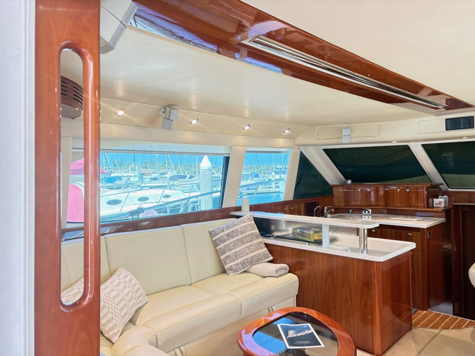 Riviera 47 Enclosed Flybridge