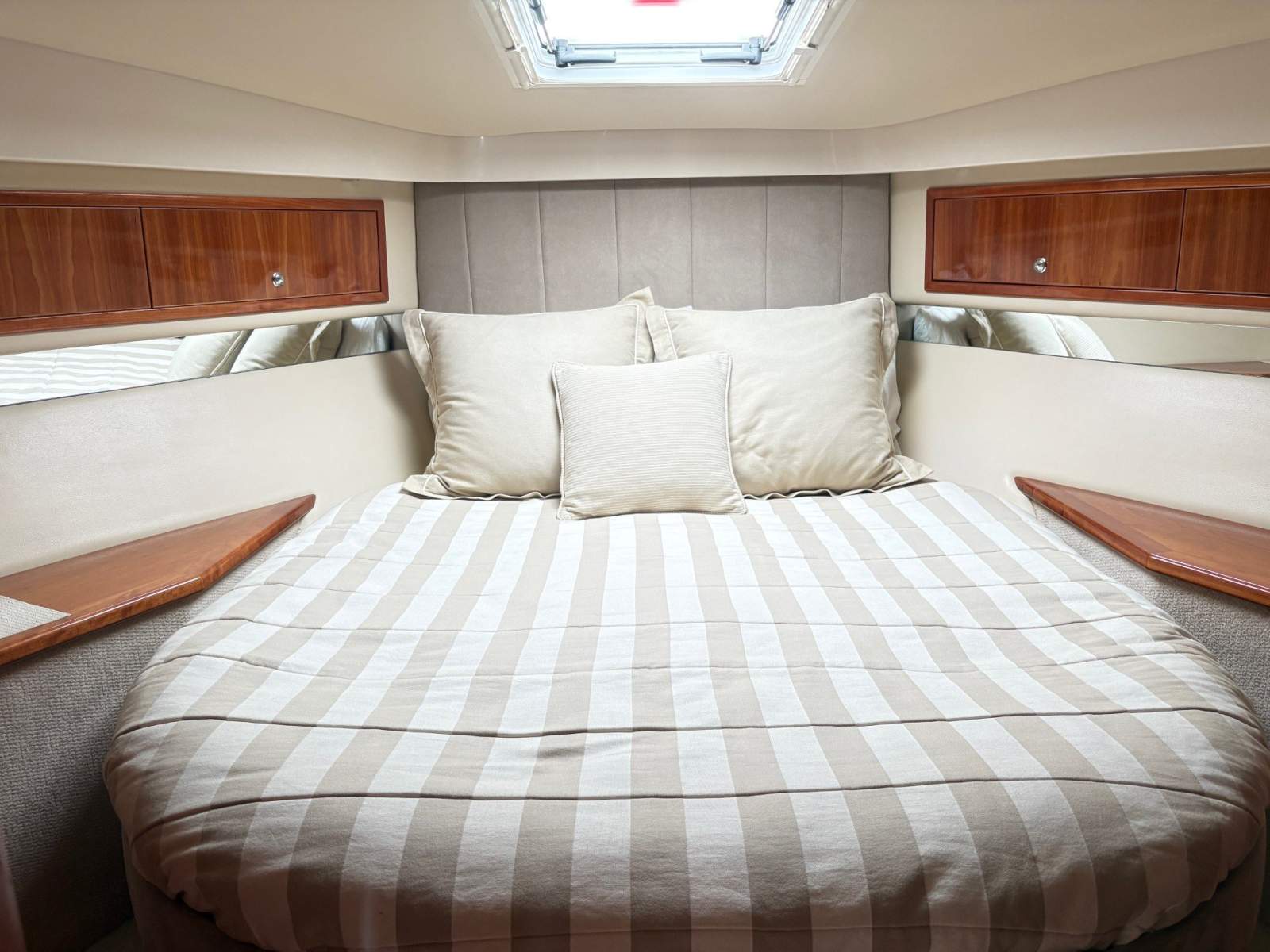 MARLIN Riviera 47 Enclosed Flybridge Boat Brokers of Tasmania
