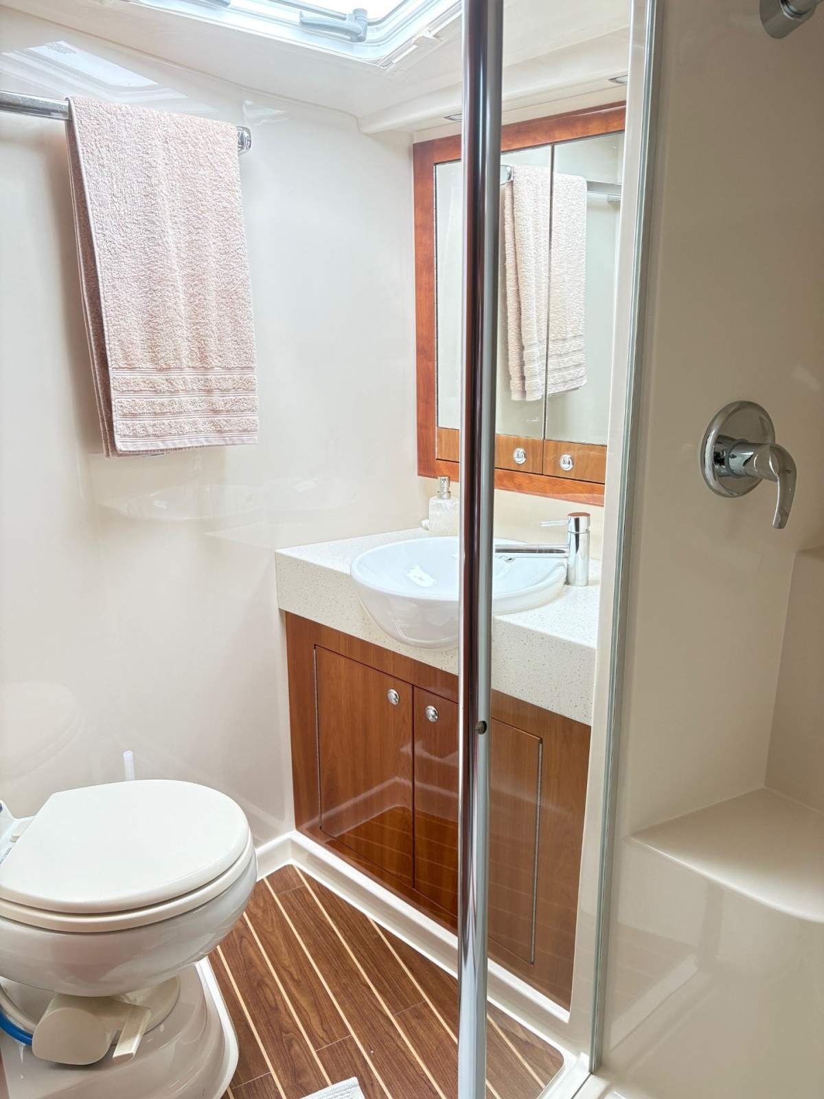 MARLIN Riviera 47 Enclosed Flybridge Boat Brokers of Tasmania