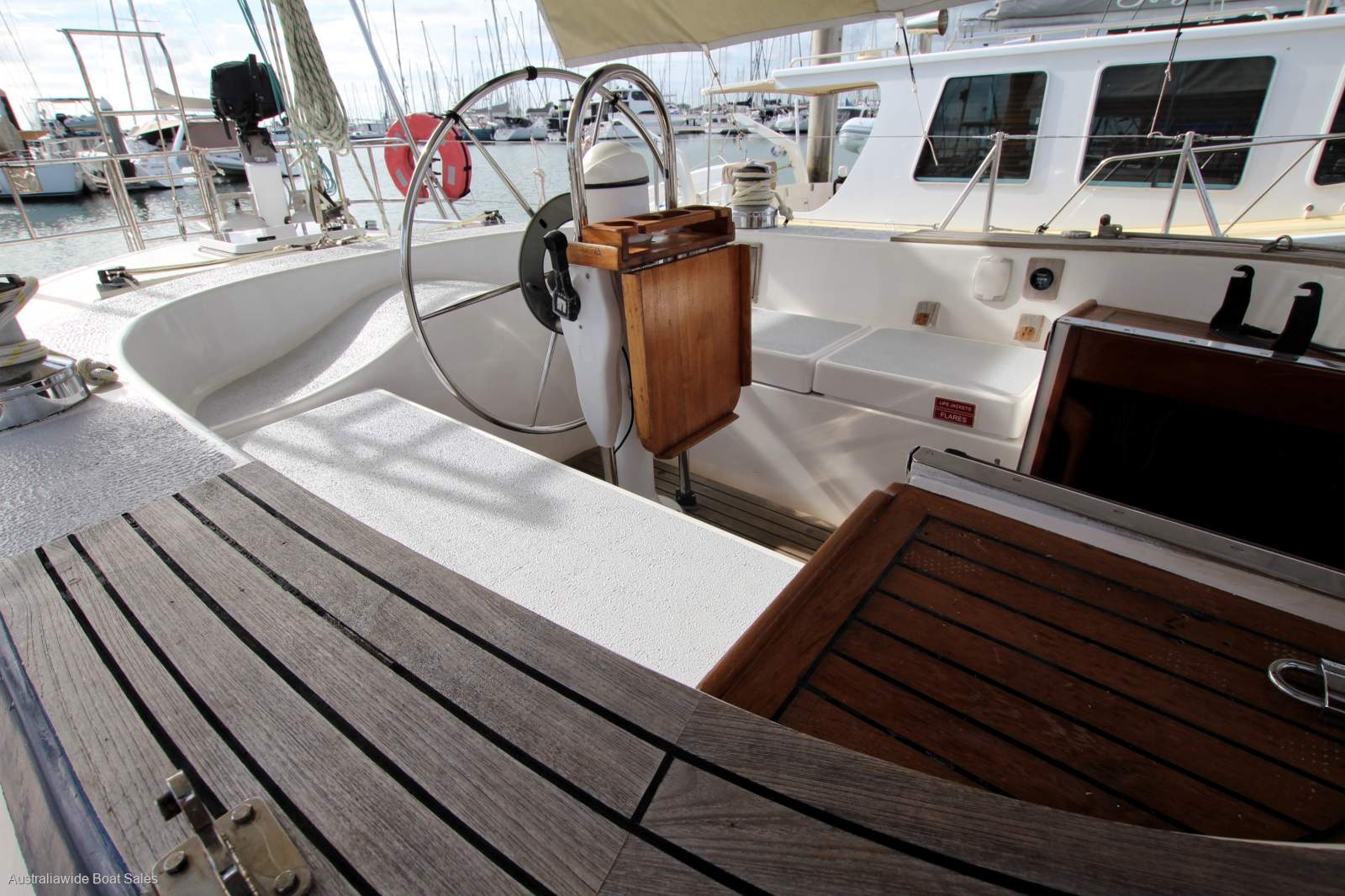 Montevideo 43 Centre Cockpit