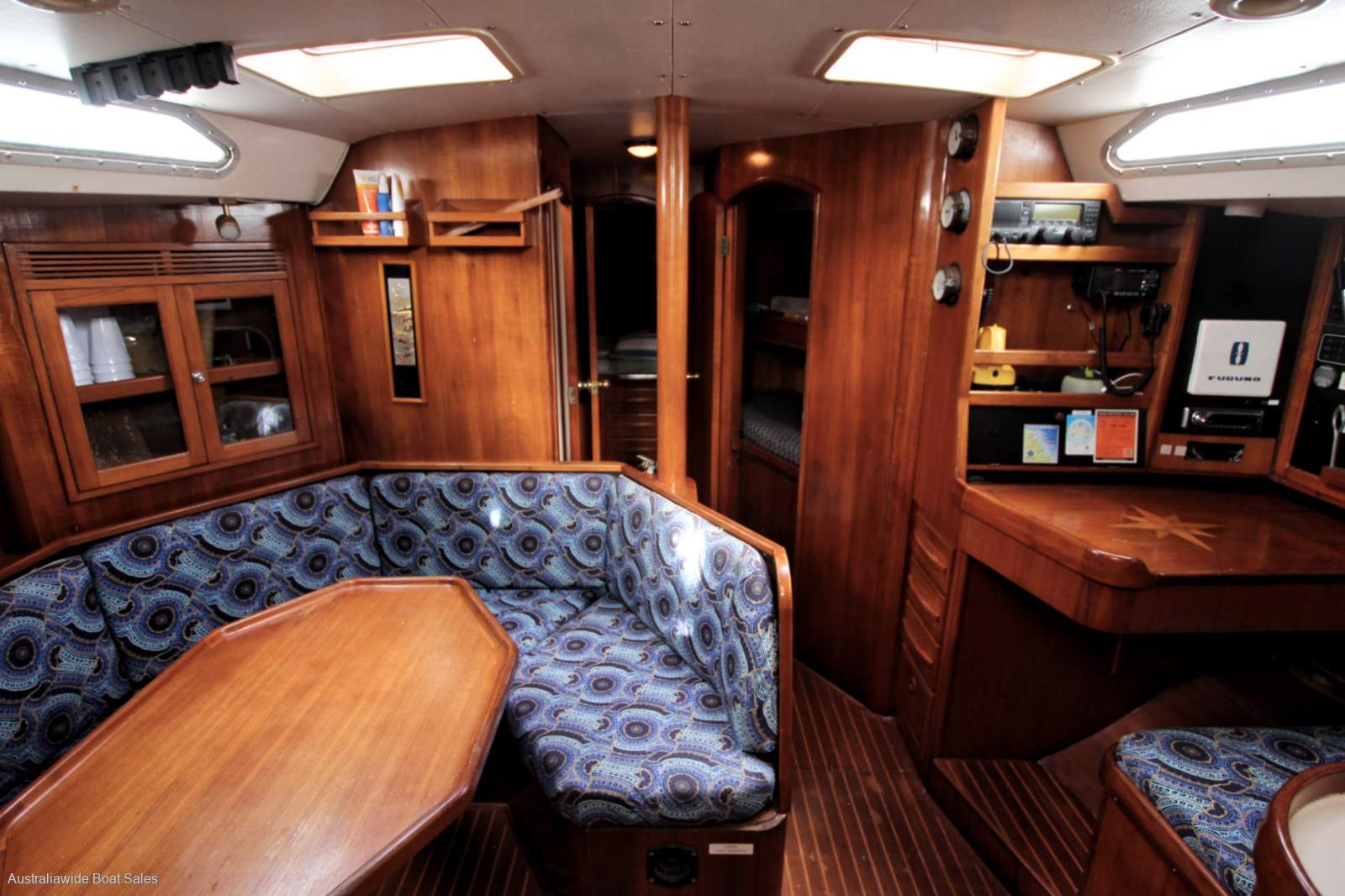 Montevideo 43 Centre Cockpit