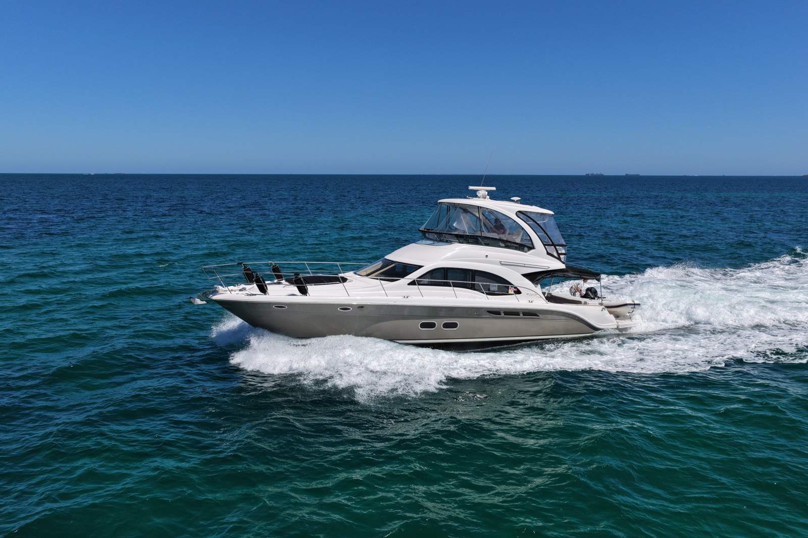 Sea Ray 52 Sedan Bridge